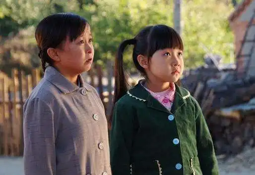 回顾朱洁身高1米2423岁嫁侏儒症秦学士后活成小公主