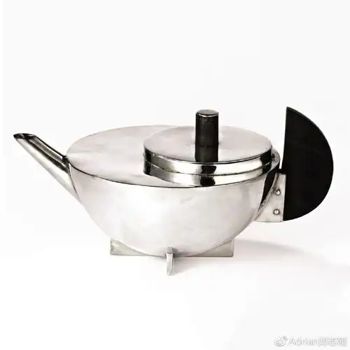 若要选出一件最著名的包豪斯作品,marcel breuer的wassily椅子绝对榜