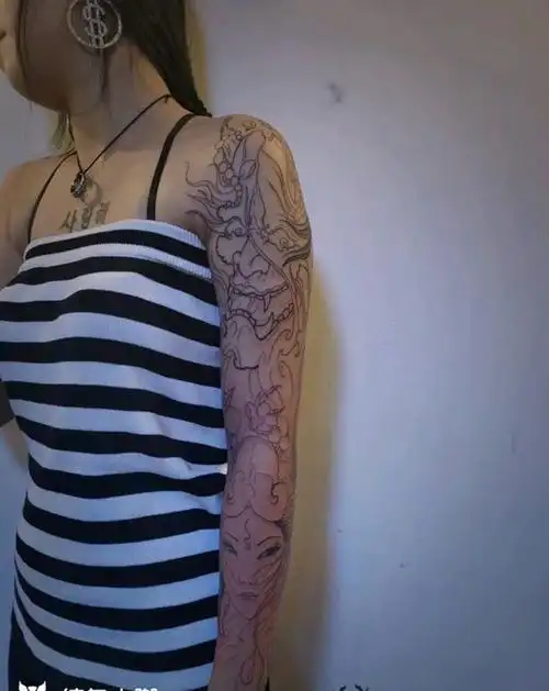 花臂线条待续纹身图片_手臂手部新传统纹身图案