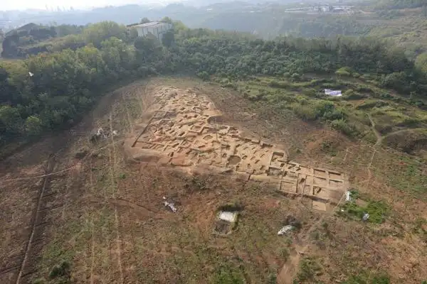 湖北大冶铜绿山四方塘遗址墓葬区