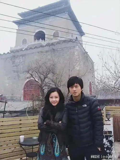 多年前北京李健和戴娆的合影当年两人互相欣赏互相爱慕