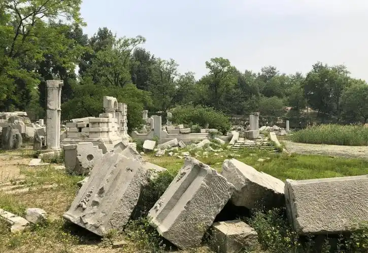 圆明园被毁150年后,专家准备对其修复,竟意外发现50000多件文物_废墟