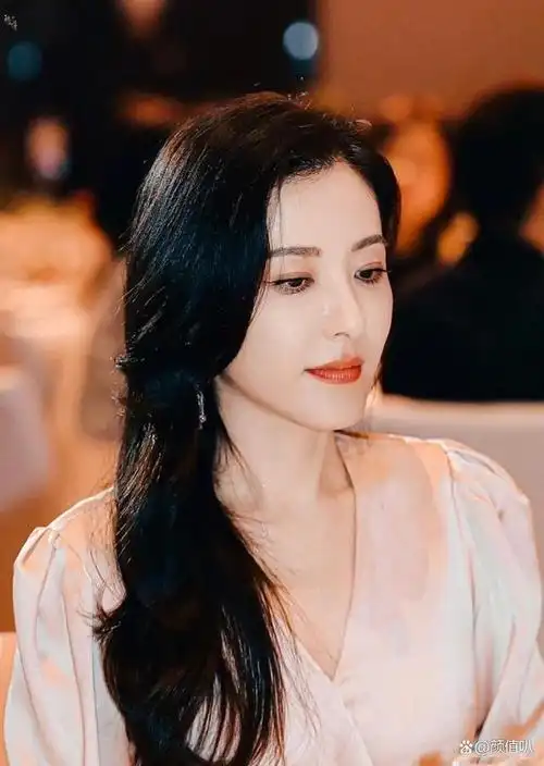 不上镜的曾黎到底有多美