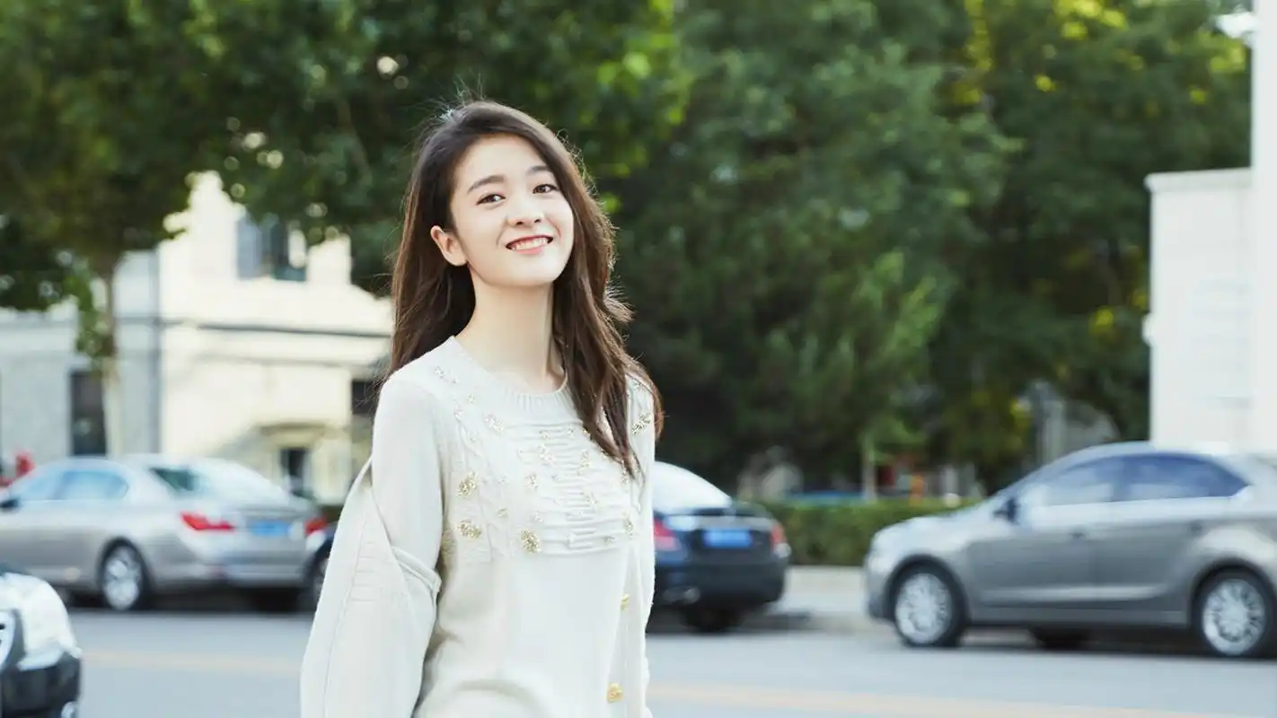 张雪迎唯美街拍图片桌面壁纸