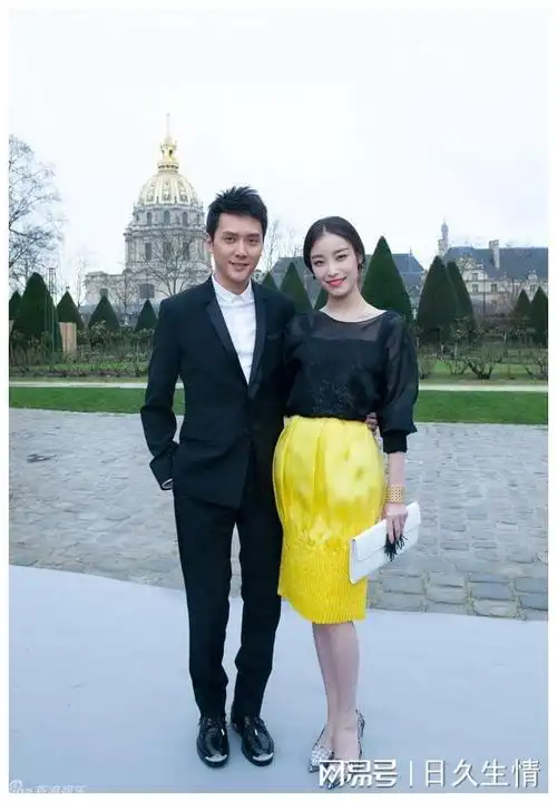 一封不雅照断送与冯绍峰的情缘,遇到李宇春再成时尚宠儿|倪妮|唱片