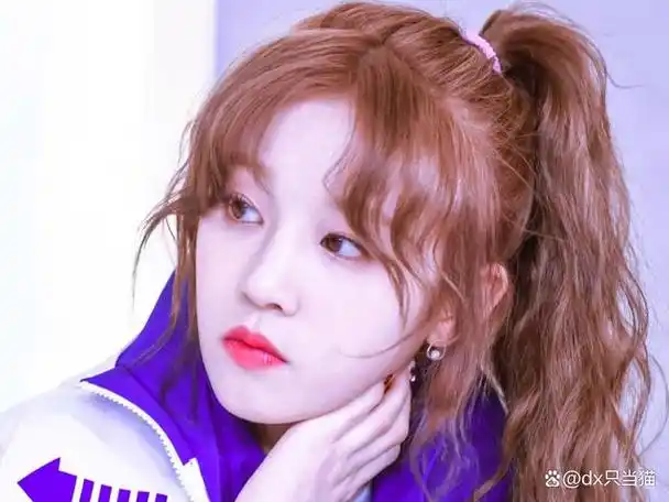 宋雨琦是一位中国内地女歌手,韩国女子演唱组合 (g)i-dle 的成员.