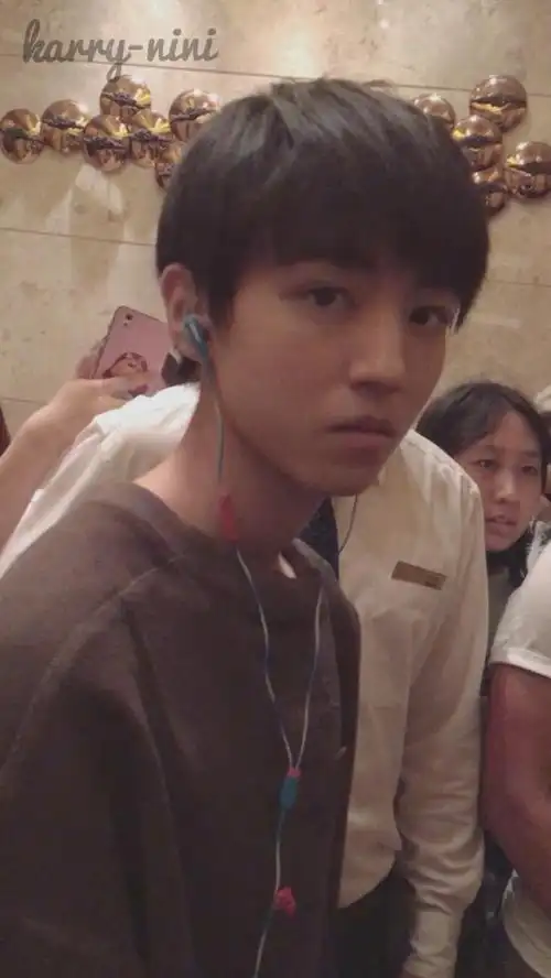 王俊凯素颜照:王不修?