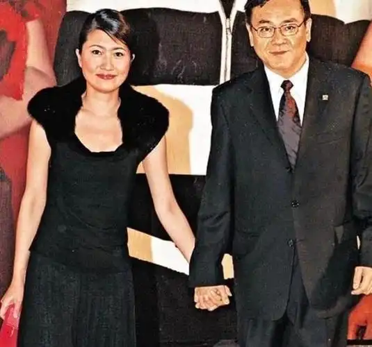 坚持丁克却意外为人父对私生女宠爱至极八年女儿控深入人心