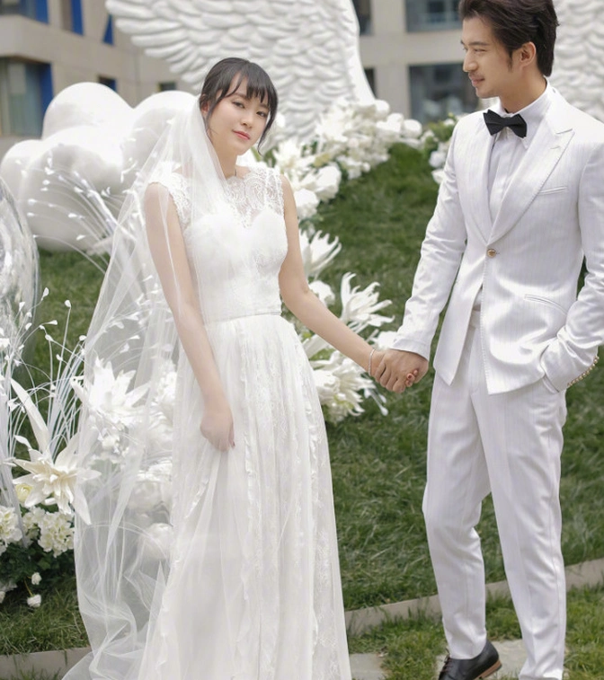 超温馨!黄璐,范玮举办浪漫婚礼,杜江,霍思燕双双献吻!