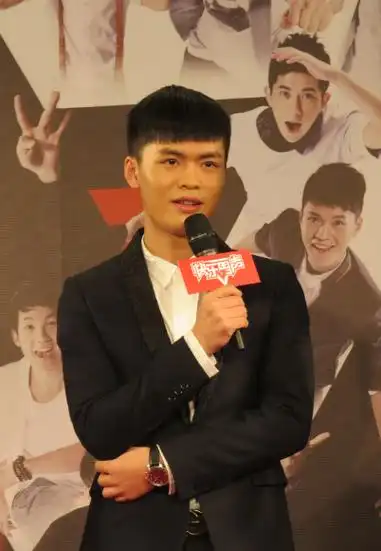 p>2014年1月20日下午,2013快乐男声宁桓宇,于湉,饶威3人提前来到厦门