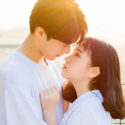 亲吻情侣头像一对图片