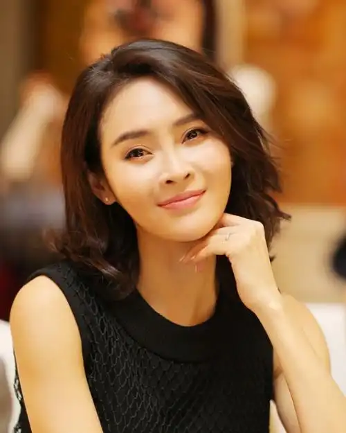 门第罗小贝的扮演者,《门第》罗小贝的演员叫什么("贵姐儿"于明加:人