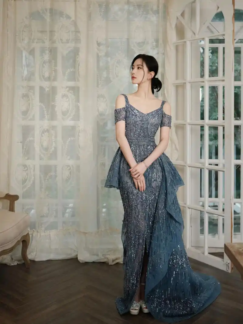 刘诗诗 微博之夜蓝色礼服绝美