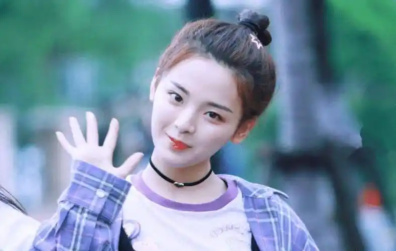 原创原创杨超越更博称想买房101组合仅一人回复与成员关系显而易见