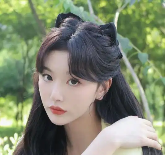 于正故技重施先后晒照吴宣仪孔雪儿微妙处差异大