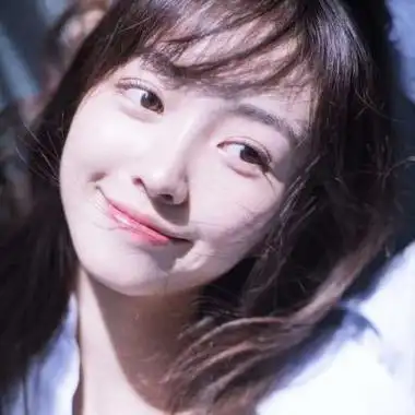 清新爱笑女生气质头像