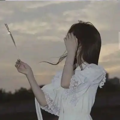 气质文静的优雅文艺森系女生头像 干净温柔很精致的小清新女头