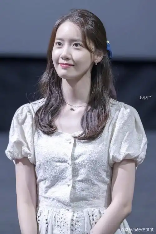 气质中透露着可爱,少女时代的林允儿,也是实至名归了