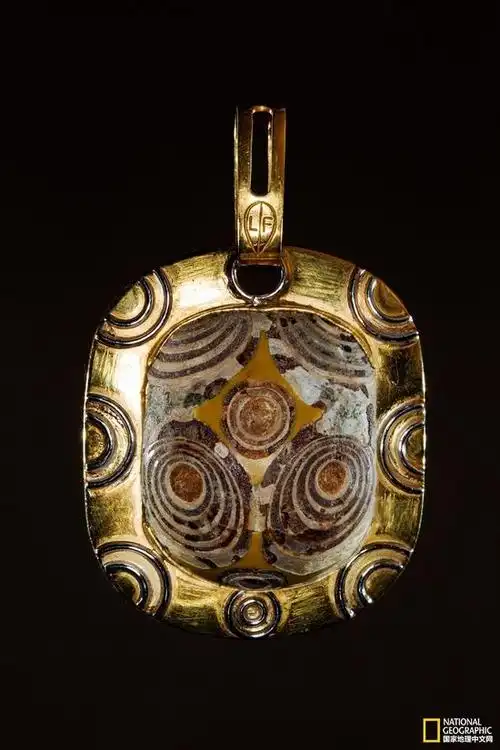 与和氏璧并驾齐驱的宝物:蜻蜓眼(组图) - 人民美术