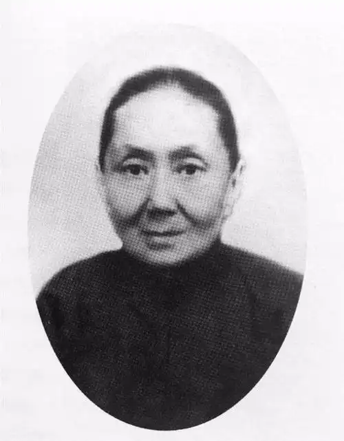 老照片:袁世凯的妻妾们_姨太