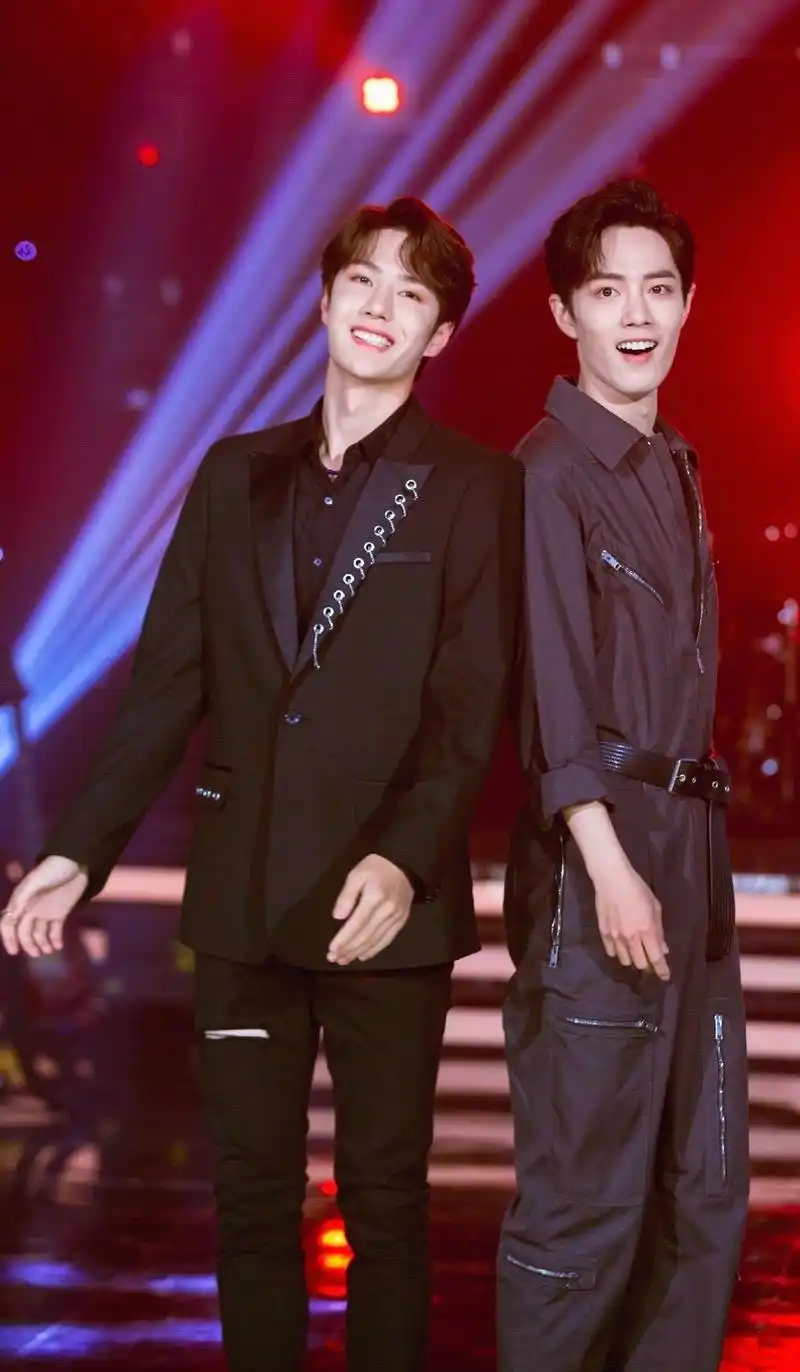 王一博肖战粉丝捐款建学校这种追星也太让人服气了