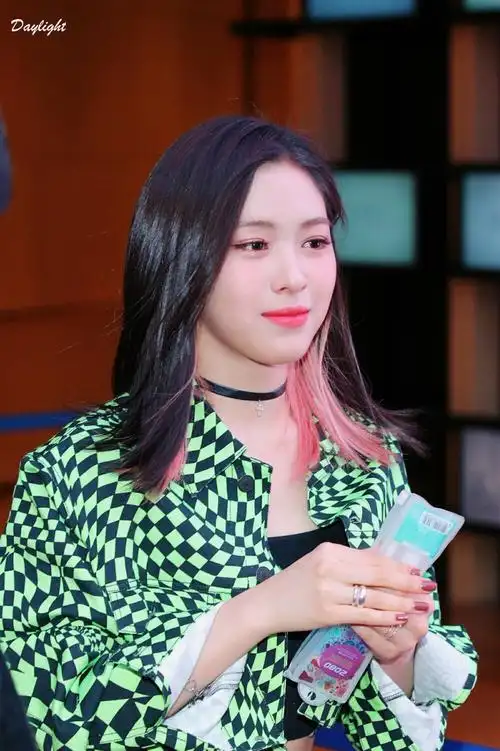 申柳真-shin ryujin