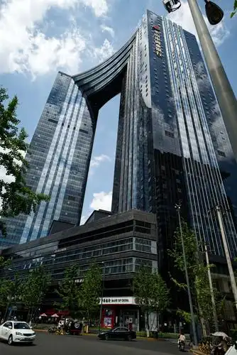 20210427成都天府大道网红cbd街区一瞥