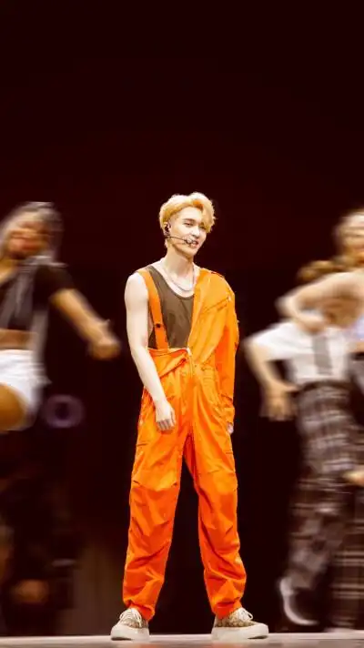 张艺兴大航海演唱会紫海