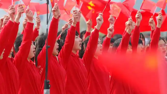 厚植爱国主义情怀,向祖国致以青年人独特的"表白"