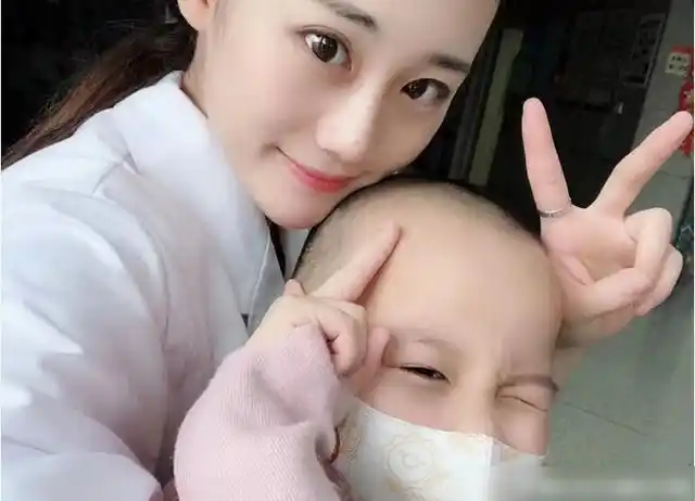 刘二狗和前妻互撕辛巴女徒蛋蛋喊话钱对于我来说不重要