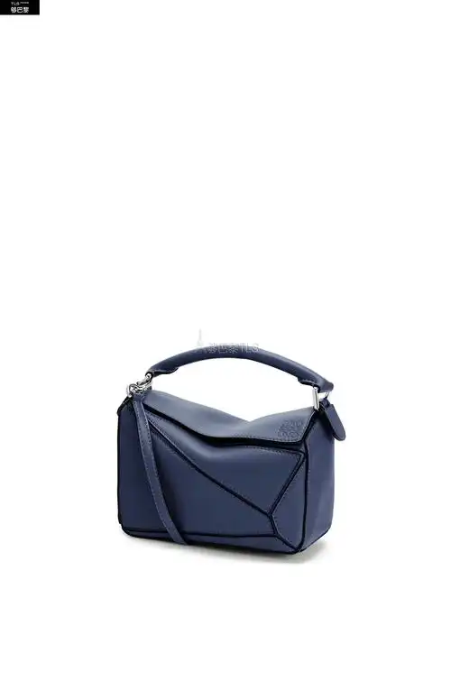 loewe罗意威 21年秋冬 女士 单肩包 迷你经典牛皮革 puzzle 手袋 322