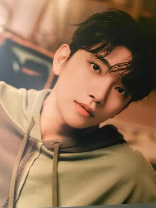 joshua洪知秀超话78#洪知秀雪兔精灵#221106 2022 seventeen cafe