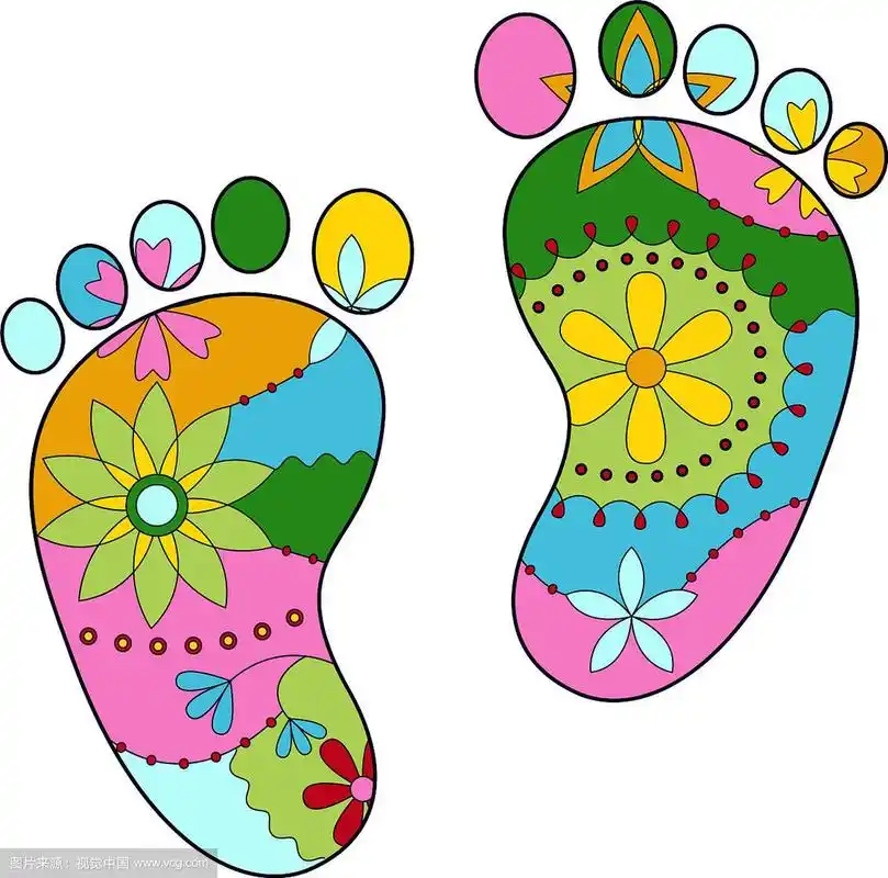 婴儿的脚画出轮廓