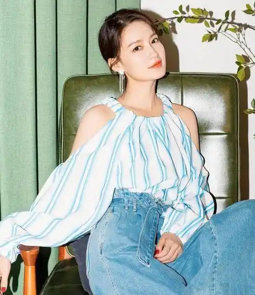 原创明星有颜就任性看到李沁最新活动生图高颜值也扛不住这造型