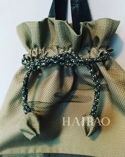 衣服加一根绳子时髦度翻倍抽绳元素这么火是时候玩捆绑play了