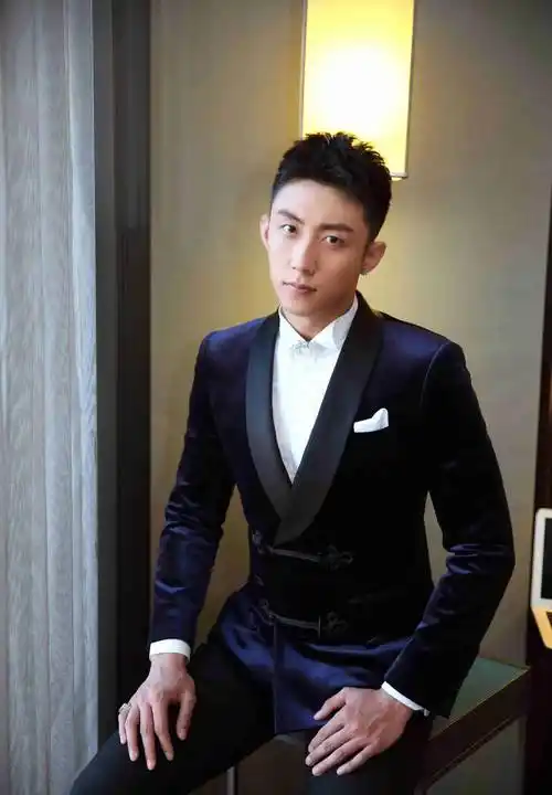 热巴黄景瑜又上热搜,网友发现神秘巧合_绯闻_传闻_演技