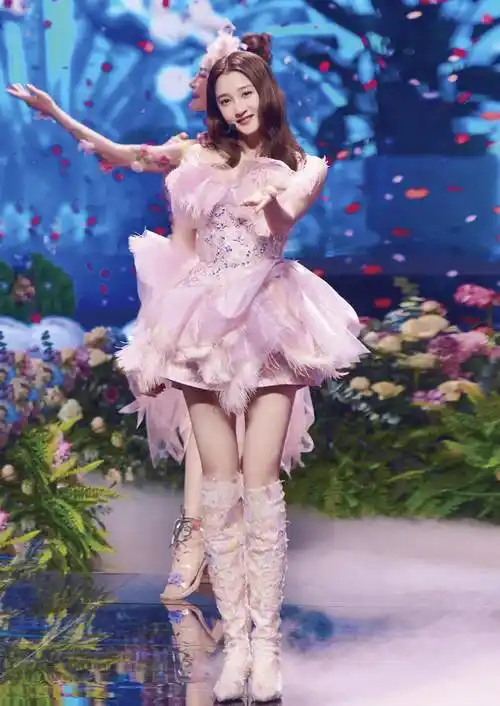 关晓彤春晚花仙子造型姣美的公主彤