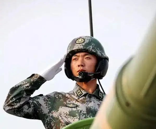 盘点世界各国军人敬礼这个国家军人的军礼特别中国最帅气