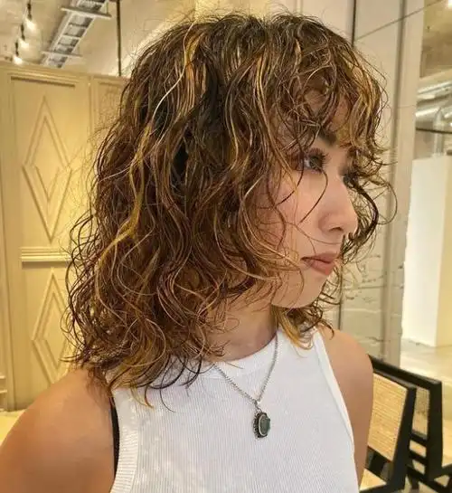 日系满头烫发型 蓬松纹理烫洋气减龄_日韩发型 - 美发站