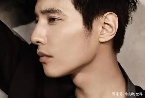 42岁的元斌最近的照片令人惊叹