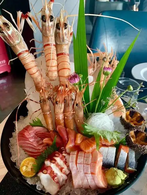 重庆「高空餐厅」360度眺望千厮门大桥,进口海鲜大餐,人均400