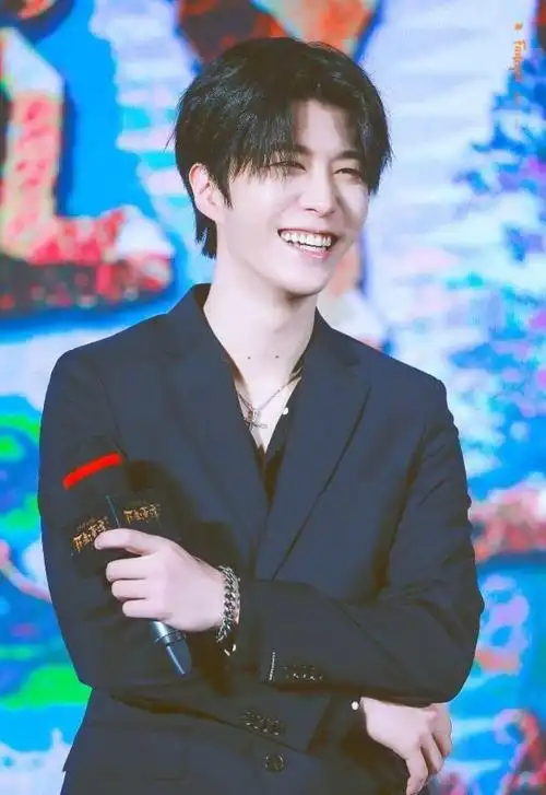 范丞丞笑容,范丞丞露面惊现诡异笑容疑似出现转变