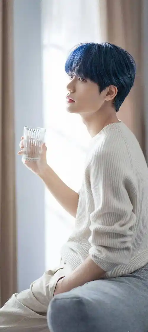 林彦俊的美图合集～感觉每一张都是可以直接拿来当壁纸的程度!@林彦俊