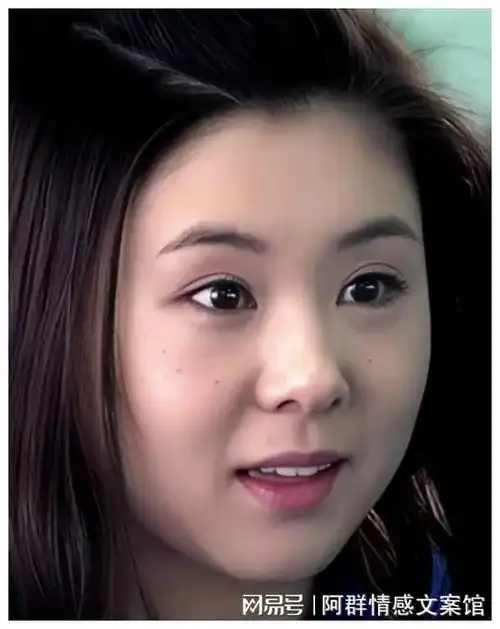 李小萌,你是真萌,你的美丽和才华,值得我们每一个人去欣赏和尊重.