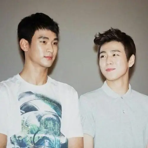 金秀贤         李玹雨