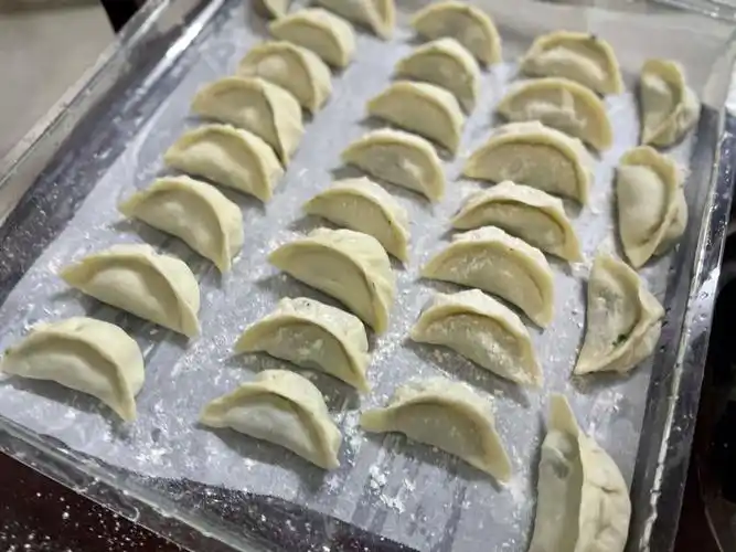主食篇:饺子皮做法(约30个饺子)
