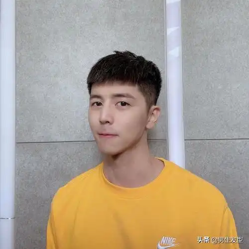 男生留什么发型好看6款年轻男士发型干净利落