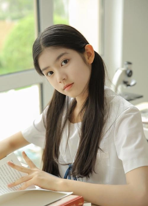 又发现了一位宝藏女孩14岁的她堪比明星她就是赵蕴卓