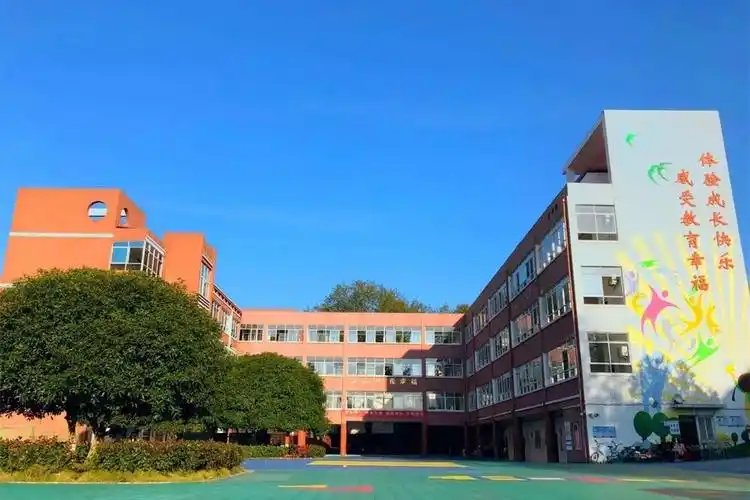 茵茵夏日 复学归来——记鹰潭市实验中学2020年春季开学第一天