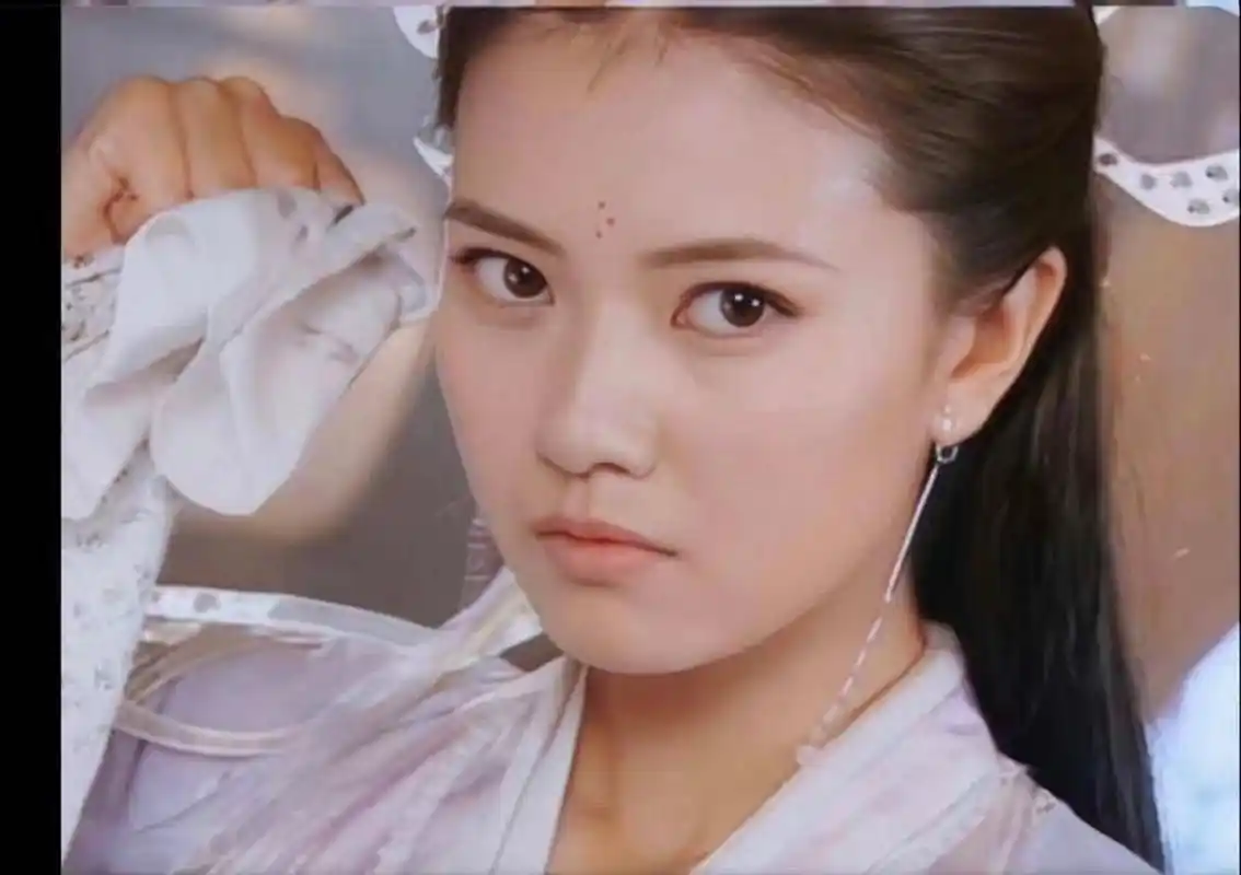 双十一嗨购指南# 高圆圆版周芷若,《倚天屠龙记》中的峨嵋派弟子